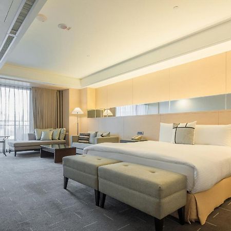 Check Inn Select Taichung Dadun Exteriör bild