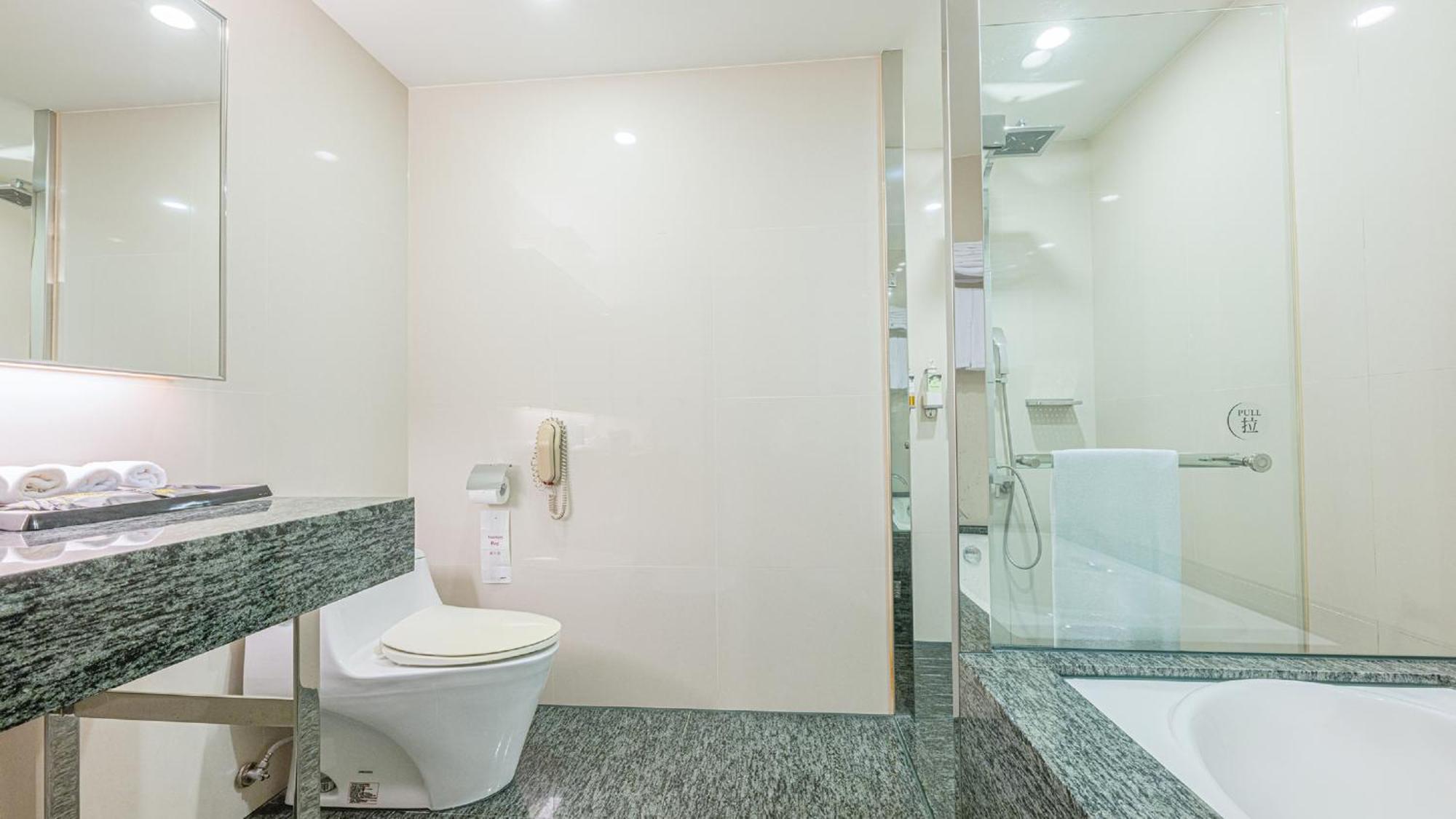 Check Inn Select Taichung Dadun Exteriör bild