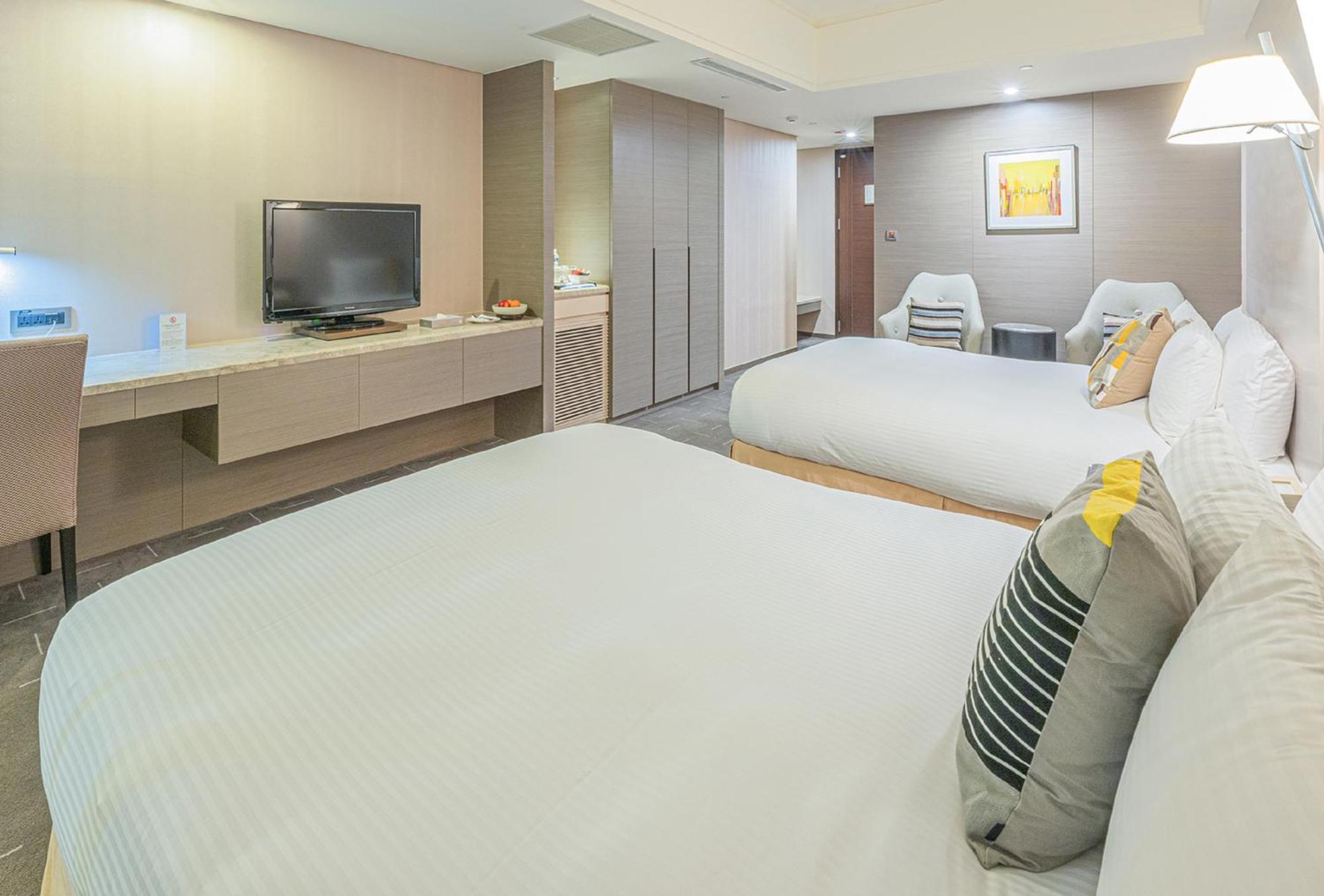 Check Inn Select Taichung Dadun Exteriör bild